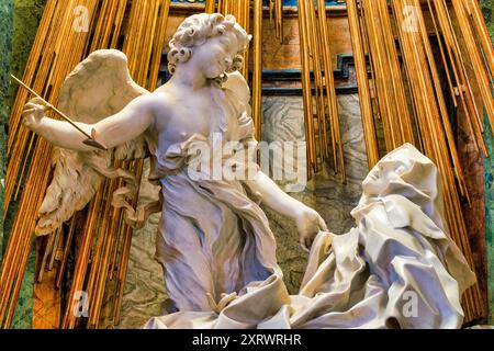 Ekstase der Heiligen Teresa in der Kirche Santa Maria delle Vittoria, Rom, Italien Stockfoto