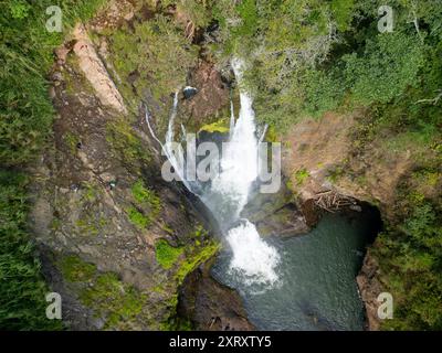 Eine Luftaufnahme des Nauyaca Wasserfalls in Perez Zeledon, Costa Rica Stockfoto