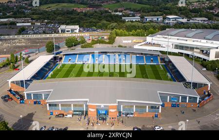 Allgemeine Luftaufnahme des SMH Group Stadions, Chesterfield im SMH Group Stadium, Chesterfield, England, Vereinigtes Königreich am 9. August 2024 Credit: Every Second Media/Alamy Live News Stockfoto