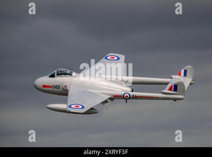 Norwegische Luftwaffe Historical Squadron, de Havilland Vampire FB.52, RCAF 100 Lackierung, Abfahrt am Abflugtag am Royal International Air Tattoo Stockfoto