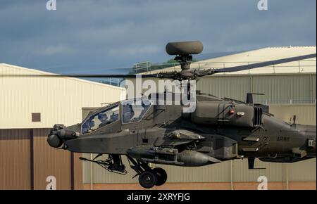 Army Air Corps, Boeing, Apache AH.2, Abfahrt am Abflugtag beim Royal International Air Tattoo Stockfoto