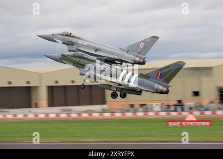 Das RAF Typhoon Display Team startet am Abflugtag am Royal International Air Tattoo Stockfoto