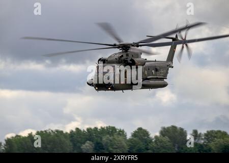 Deutsche Luftwaffe, Sikorsky CH-53 Schwertransporthubschrauber, der am Abflugtag bei der Royal International Air Tattoo startet Stockfoto