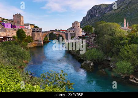 Historische Mostar-Brücke auch bekannt als Stari Most oder Alte Brücke in Mostar, Bosnien und Herzegowina Stockfoto