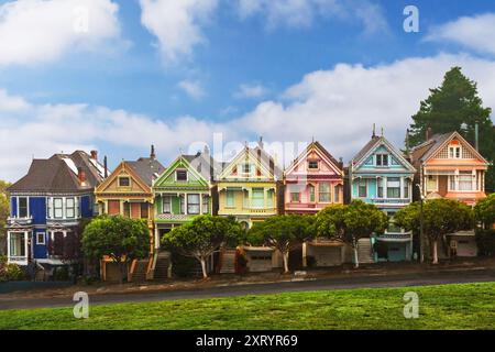 Farbenfrohe Häuser, bekannt als Painted Ladies in San Francisco, USA Stockfoto