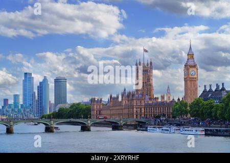 Skyline von London mit den Houses of Parliament und Big Ben, London, Großbritannien Stockfoto