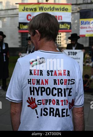 LONDON, ENGLAND: 12. August 2024: Hunderte von Demonstranten protestieren gegen das Ende des Massakers in Gaza und den Völkermord an den Palästinensern Proteste gegen den israelischen Luftangriff auf die Waffenlieferungen einer palästinensischen Schule durch die USA haben mehr als 100 Menschen getötet. Quelle: Siehe Li/Picture Capital/Alamy Live News Stockfoto