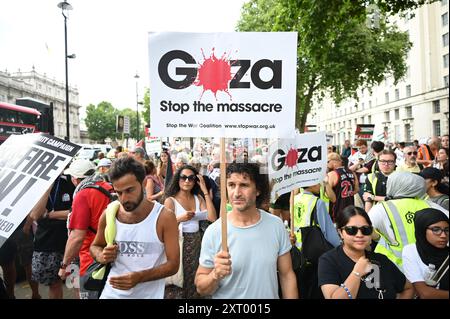 LONDON, ENGLAND: 12. August 2024: Hunderte von Demonstranten protestieren gegen das Ende des Massakers in Gaza und den Völkermord an den Palästinensern Proteste gegen den israelischen Luftangriff auf die Waffenlieferungen einer palästinensischen Schule durch die USA haben mehr als 100 Menschen getötet. Quelle: Siehe Li/Picture Capital/Alamy Live News Stockfoto