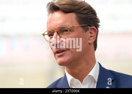 Empfang der Deutschen Olympia Mannschaft 2024 in Köln NRW Ministerpraesident Hendrik Wuest im Portrait beim Empfang der Deutschen Olympia Mannschaft 2024 am Köln Hauptbahnhof, Köln, 12.08.2024 Köln Nordrhein-Westfalen Deutschland *** Empfang der Deutschen Olympiamannschaft 2024 in Köln NRW Ministerpräsident Hendrik Wuest im Portrait beim Empfang der Deutschen Olympiamannschaft 2024 im Kölner Hauptbahnhof, Köln, 12 08 2024 Köln Nordrhein-Westfalen Deutschland Stockfoto