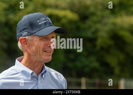 Stamford, Großbritannien. August 2024. Der Designer Derek Di Grazia des Defender Burghley Cross Country Course, der vor der Veranstaltung im Vorfeld des Media Day im Vorfeld der Defender Burghley Horse Trials 2024 auf dem Gelände von Burghley House in Stamford, Lincolnshire, England, Großbritannien stattfand. Quelle: Jonathan Clarke/Alamy Live News Stockfoto