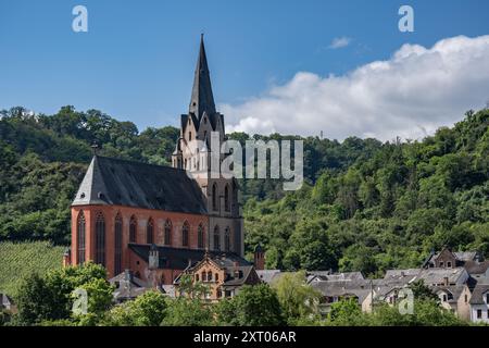 Oberwesel, Deutschland - 11. Juni 2024: Liebfrauenkirche ist eine hochgotische Kirche in Oberwesel, Rheinschlucht, Deutschland Stockfoto