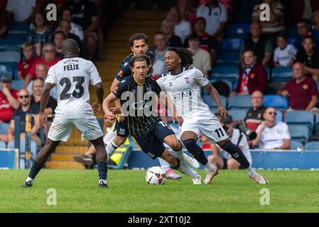 Southend Utd gegen York City 2024-25 Vanarama National League in der Roots Hall. Das erste Spiel unter neuer COSU-Eigentümerschaft. Cav Miley, Ashley Nathaniel-George Stockfoto