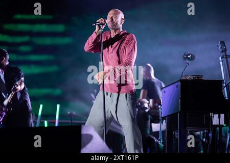 Pompeji, Italien. Juli 2024. Biagio Antonacci tritt live im Anfiteatro degli Scavi auf der LIVE-Tour „Funziona solo se stiamo insieme“ 2024 in Pompeji auf. (Foto: Andrea GulÌ/SOPA Images/SIPA USA) Credit: SIPA USA/Alamy Live News Stockfoto