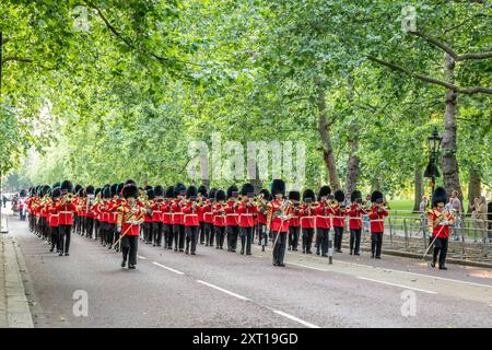 Massed Band der Guards Division, Birdcage Walk, London, England, Großbritannien Stockfoto