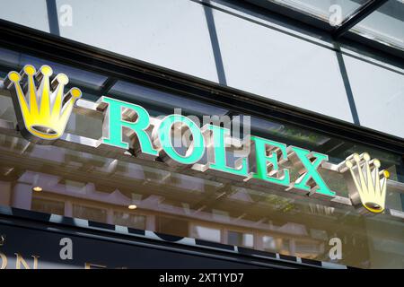 Köln, 12. August 2024: Rolex-Werbeschild auf der Schildergasse in köln Stockfoto