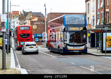 Busse von und nach Gold St nach Mare Fair in Northampton, England, Großbritannien. Stockfoto