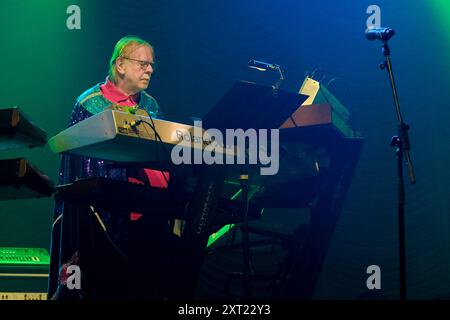 Richard Christopher Wakeman CBE, englischer Keyboarder und Komponist, bekannt als Mitglied der Progressive Rock Band Yes, tritt live mit Rick Wakeman und dem English Rock Ensemble auf der Cropredy Convention von Fairport auf. Stockfoto