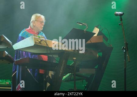 Richard Christopher Wakeman CBE, englischer Keyboarder und Komponist, bekannt als Mitglied der Progressive Rock Band Yes, tritt live mit Rick Wakeman und dem English Rock Ensemble auf der Cropredy Convention von Fairport auf. Stockfoto