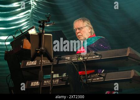 Richard Christopher Wakeman CBE, englischer Keyboarder und Komponist, bekannt als Mitglied der Progressive Rock Band Yes, tritt live mit Rick Wakeman und dem English Rock Ensemble auf der Cropredy Convention von Fairport auf. Stockfoto