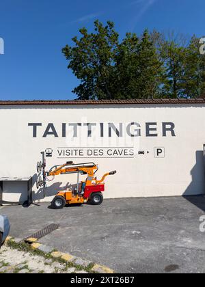 Das Besucherzentrum des Taittinger Champagne House und die Weinkeller in Reims, Champagne Stockfoto