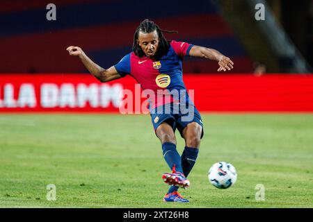 Barcelona, Spanien. August 2024. Kounde in Aktion beim Joan Gamper Trophy Spiel zwischen dem FC Barcelona und AS Monaco bei den Estadi Olimpic Lluis Companys in Barcelona, Spanien. Quelle: Christian Bertrand/Alamy Live News Stockfoto