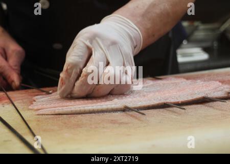 Kochszene mit japanischer Küche (Aal Bowl) in Tokio, Japan Stockfoto