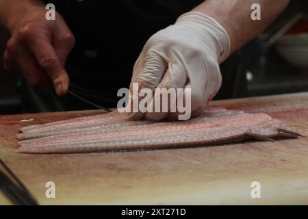 Kochszene mit japanischer Küche (Aal Bowl) in Tokio, Japan Stockfoto