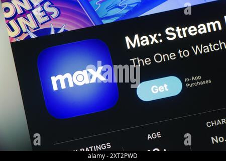 OSTRAVA, TSCHECHIEN - 27. JULI 2024: App Store mit HBO Max Streaming Service Mobile App wird installiert Stockfoto