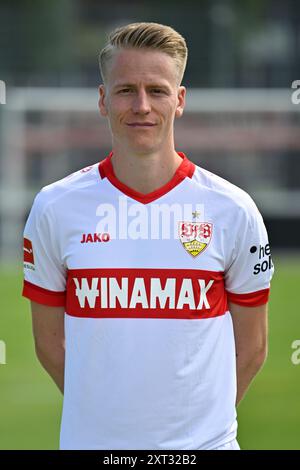 Chris Fuehrich VfB Stuttgart (27) DIE VFB STUTTGART FOTOTERMIN 13.08.2024 DFL-VORSCHRIFTEN VERBIETEN DIE VERWENDUNG VON FOTOGRAFIEN ALS BILDSEQUENZEN UND/ODER QUASI-VIDEO Stockfoto