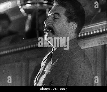 Joseph Stalin, 1943. Aus Time to Remember - Struggle for A Planet, 1943 (Reel 2); Dokumentarfilm über Ereignisse von 1943, insbesondere die Schlacht am Atlantik. Stockfoto