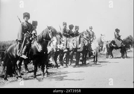 Russische Kosaken, zwischen 1914 und 1915. Zeigt russische kosaken während des Ersten Weltkriegs Stockfoto