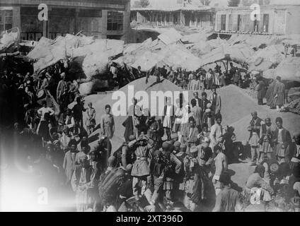 Getreidemarkt, Ourmiah, Persien, 1911. Wahrscheinlich während eines Besuchs von Ahmad Shah Qajar (1898-1930) in Urmia, Iran. Stockfoto