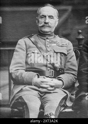 Gen. Foch, zwischen 1915 und 1920. Zeigt Marschall Ferdinand Jean Marie Foch (1851–1929), einen französischen General, der im letzten Jahr des Ersten Weltkriegs als alliierter Oberbefehlshaber diente Stockfoto