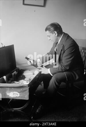 Tito Schipa, zwischen 1915 und 1920. Zeigt den italienischen Tenor-Opernsänger Tito Schipa (geb. Raffaele Attilio Amedeo Schipa) (1888–1965). Stockfoto