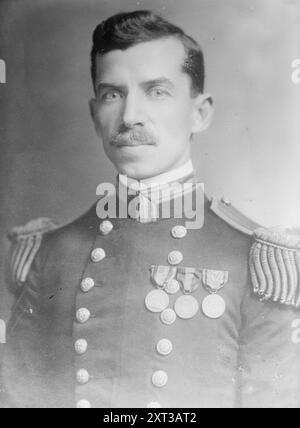 ADM Louis M. Nulton war ein US-Navy-Admiral, der für seine Dienste ...