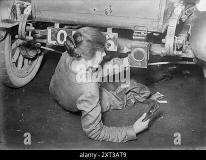 Arbeitnehmerin in England, zwischen 1915 und 1920. Stockfoto