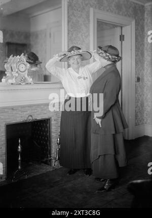 Heink, zwischen 1915 und 1920. Zeigt die deutsch-amerikanische Opernsängerin Ernestine (RO&#xa8;ssler) Schumann-Heink (1861–1936). Stockfoto