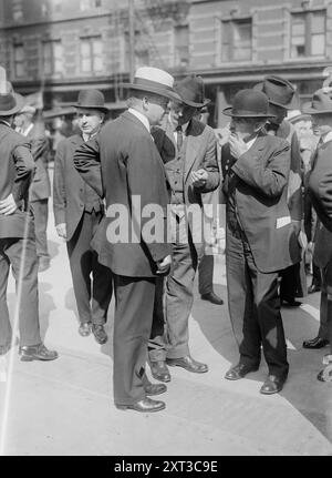 Herbert Hoover, 1918. Zeigt Herbert Hoover (1874–1964), Direktor der US-amerikanischen Lebensmittelbehörde während des Ersten Weltkriegs, auf der Straße in New York City. Stockfoto