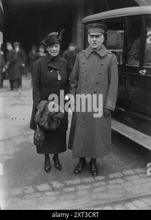 Generalmajor Barnett &amp; Ehefrau, 1918. Zeigt George Barnett (1859–1930), der von 1914 bis 1920 mit seiner Frau Leila als Generalmajor Kommandant des US Marine Corps diente. Stockfoto