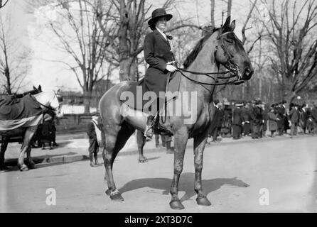 Wahlrechtsparade - Alberta Hill, 1913. Aufgenommen auf der Woman Suffrage Parade in Washington, D.C. am 3. März 1913. Stockfoto