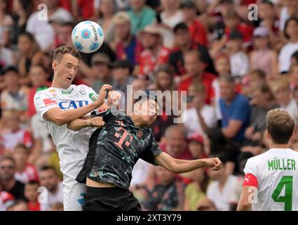 Unterhaching, Deutschland. August 2024. Fußball: Testspiele, FC Bayern - WSG Tirol, Alpenbauer Sportpark. Gabriel Vidovic (r) vom FC Bayern München und David Gugganig von der WSG Tirol. Quelle: Peter Kneffel/dpa/Alamy Live News Stockfoto