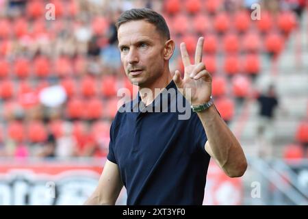 Enschede, Deutschland. August 2024. Fussball UEFA Champions League Qualifikation 3. Runde FC Twente - FC Salzburg am 13.08.2024 im Stadion de Grolsch Veste in Enschede Pepijn Lijnders ( Trainer/Cheftrainer Salzburg ) Foto: Revierfoto Credit: ddp Media GmbH/Alamy Live News Stockfoto