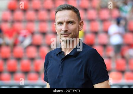 Enschede, Deutschland. August 2024. Fussball UEFA Champions League Qualifikation 3. Runde FC Twente - FC Salzburg am 13.08.2024 im Stadion de Grolsch Veste in Enschede Pepijn Lijnders ( Trainer/Cheftrainer Salzburg ) Foto: Revierfoto Credit: ddp Media GmbH/Alamy Live News Stockfoto