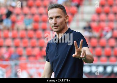 Enschede, Deutschland. August 2024. Fussball UEFA Champions League Qualifikation 3. Runde FC Twente - FC Salzburg am 13.08.2024 im Stadion de Grolsch Veste in Enschede Pepijn Lijnders ( Trainer/Cheftrainer Salzburg ) Foto: Revierfoto Credit: ddp Media GmbH/Alamy Live News Stockfoto