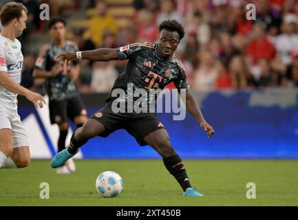 Unterhaching, Deutschland. August 2024. Fußball: Testspiele, FC Bayern - WSG Tirol, Alpenbauer Sportpark. Nestroy Irankunda vom FC Bayern München. Quelle: Peter Kneffel/dpa/Alamy Live News Stockfoto