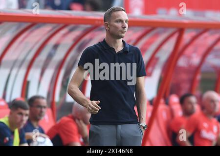 Enschede, Deutschland. August 2024. Fussball UEFA Champions League Qualifikation 3. Runde FC Twente - FC Salzburg am 13.08.2024 im Stadion de Grolsch Veste in Enschede Pepijn Lijnders ( Trainer/Cheftrainer Salzburg ) Foto: Revierfoto Credit: ddp Media GmbH/Alamy Live News Stockfoto