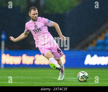 Sondre Tronstad von Blackburn Rovers gibt den Ball während des Carabao Cup Matches Stockport County gegen Blackburn Rovers im Edgeley Park Stadium, Stockport, Vereinigtes Königreich, 13. August 2024 (Foto: Craig Thomas/News Images) in, am 13. August 2024. (Foto: Craig Thomas/News Images/SIPA USA) Credit: SIPA USA/Alamy Live News Stockfoto