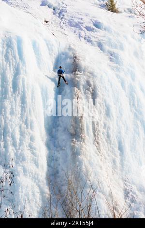 Klettern Sie auf den Icewall in Lake City, Colorado, USA Stockfoto