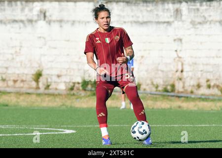 Cisterna Di Latina, Latium. August 2024. Elena Linari von AS Roma während des Freundschaftsspiels zwischen Roma-Frauen und Napoli-Frauen im Domenico Bartolani-Stadion in Cisterna di Latina, Italien, 13. August 2024. Quelle: massimo insabato/Alamy Live News Stockfoto