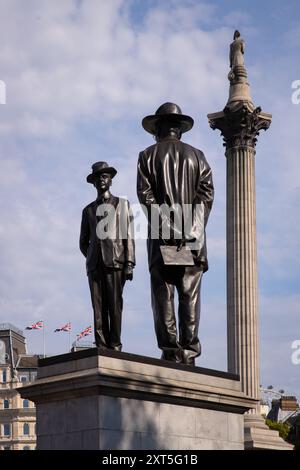 Blick auf die Antilope, von Samson Kambalu, auf dem vierten Sockel des Trafalgar Square, und Nelson's Column Stockfoto